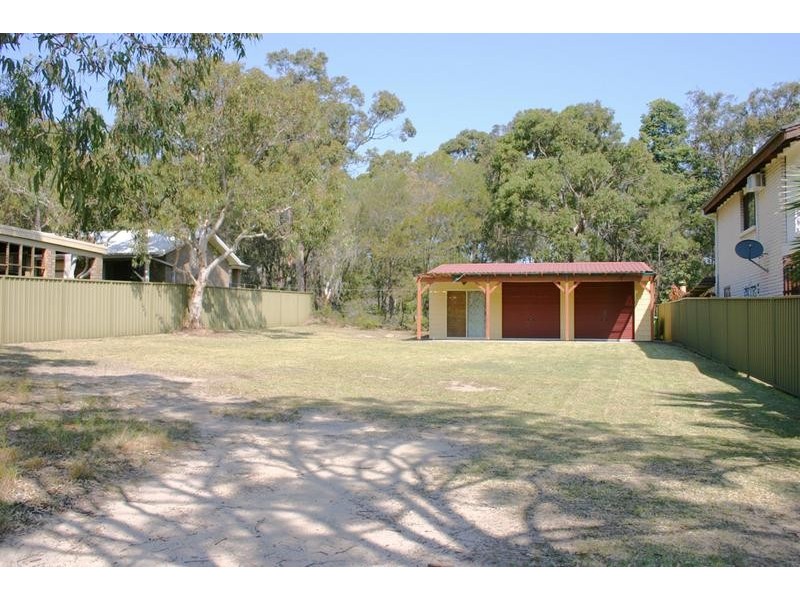 11 Apanie Close, Summerland Point NSW 2259