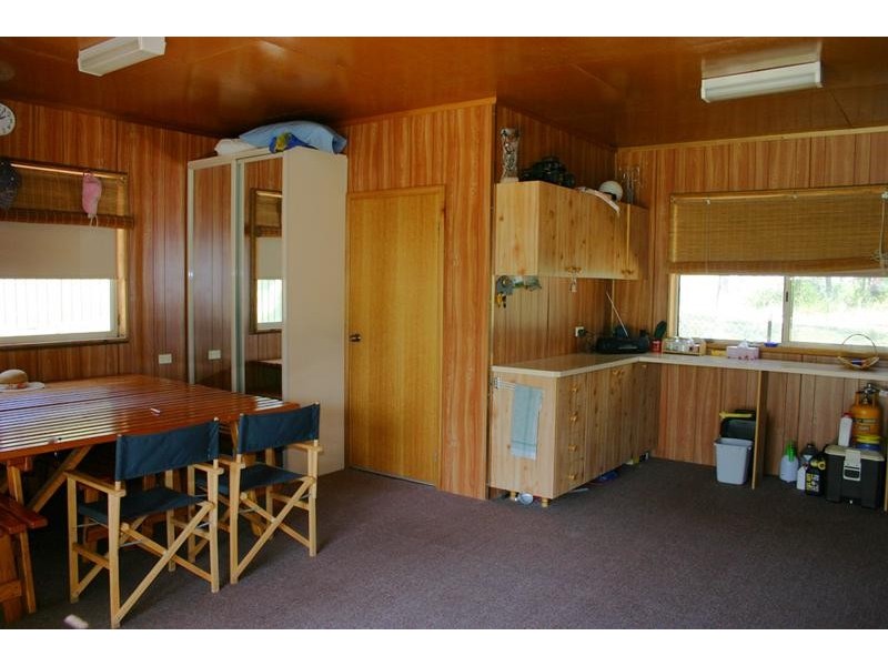 11 Apanie Close, Summerland Point NSW 2259