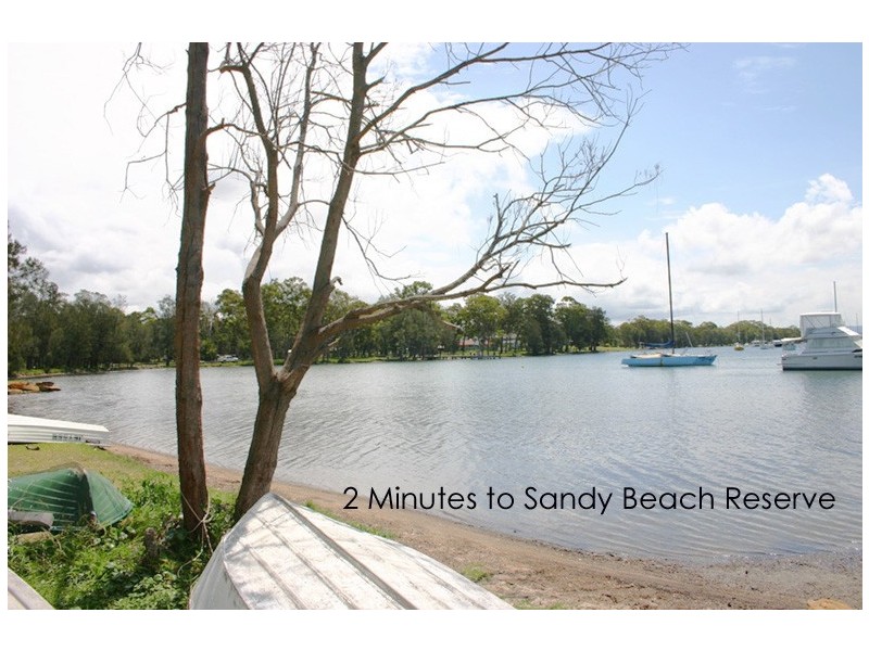 11 Apanie Close, Summerland Point NSW 2259