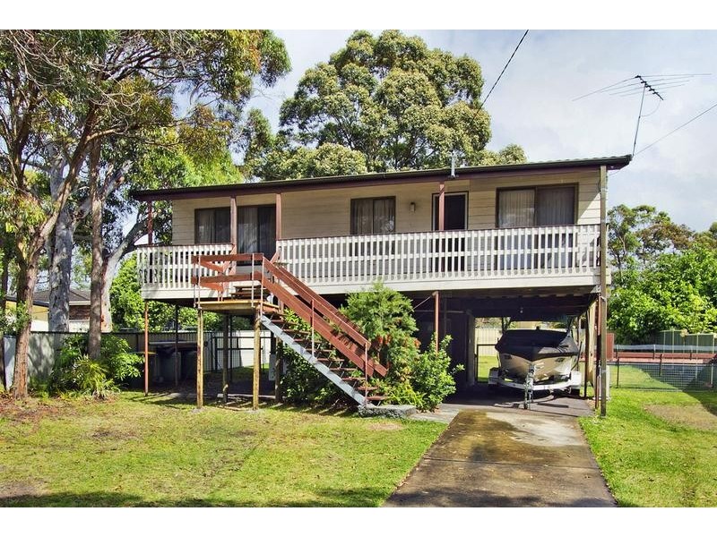 73 Winbin Crescent, Gwandalan NSW 2259