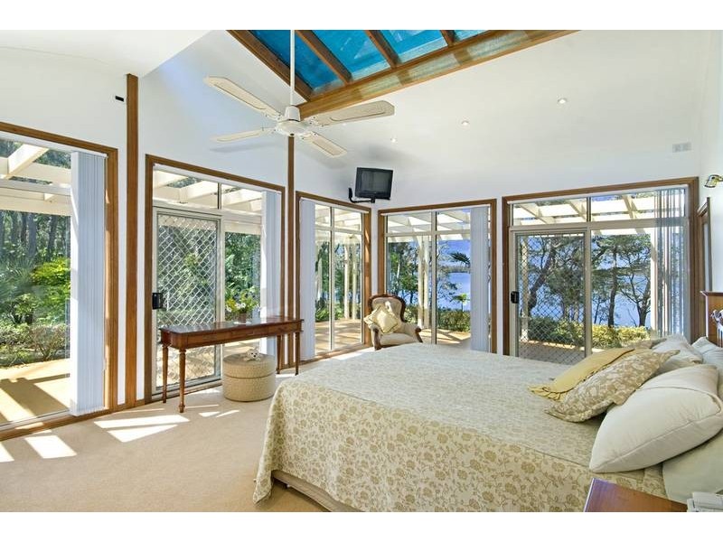 275 Cams Boulevard, Summerland Point NSW 2259