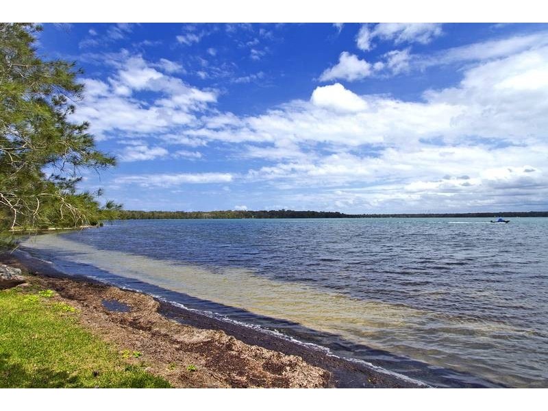 275 Cams Boulevard, Summerland Point NSW 2259