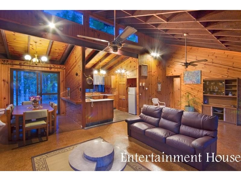 275 Cams Boulevard, Summerland Point NSW 2259