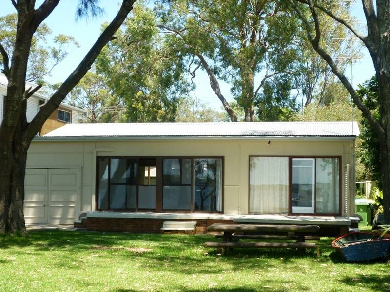 61 Kullaroo Road, Summerland Point NSW 2259