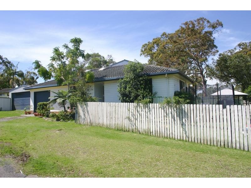 2 Larapinta Street, Gwandalan NSW 2259