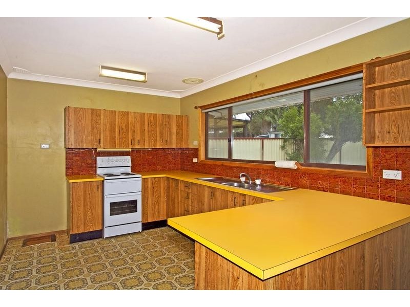 77 Cams Boulevard, Summerland Point NSW 2259