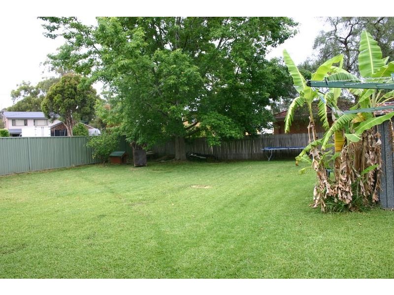 10 Grace Street, Mannering Park NSW 2259