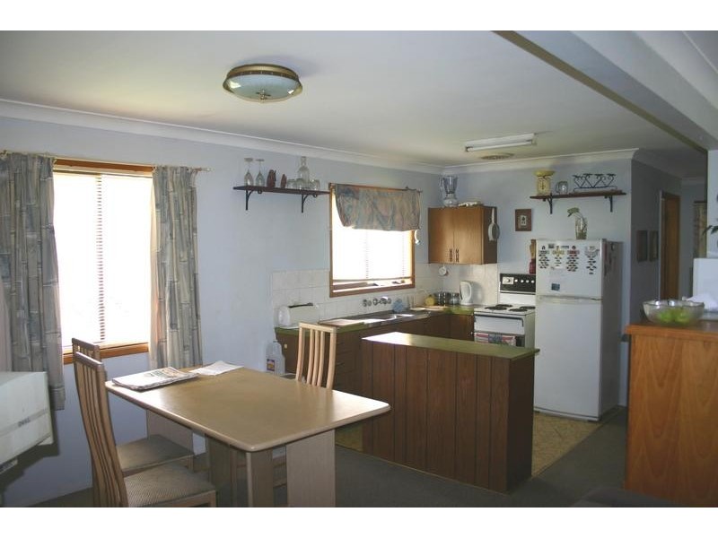 10 Grace Street, Mannering Park NSW 2259