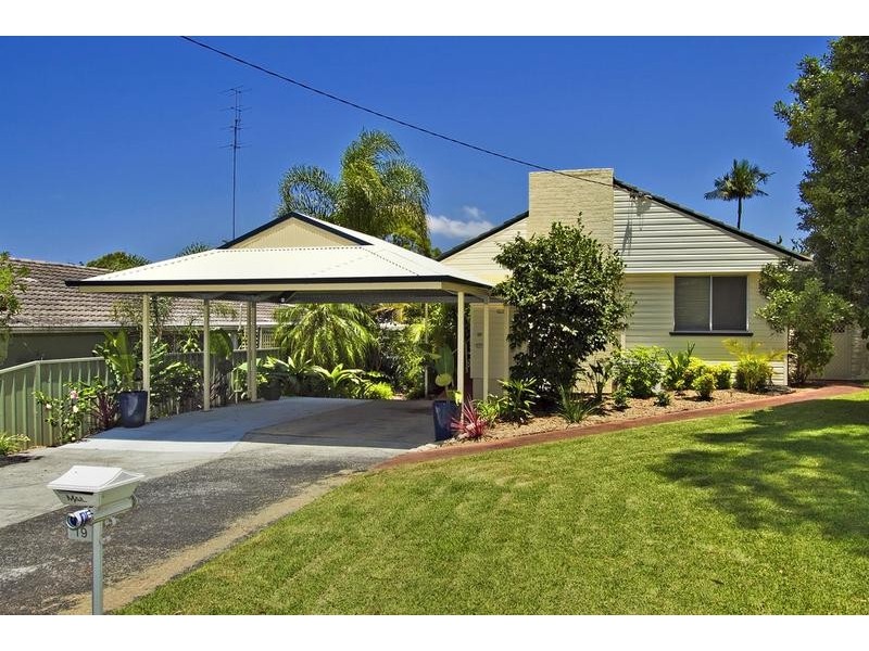 19 Waverley Road, Mannering Park NSW 2259