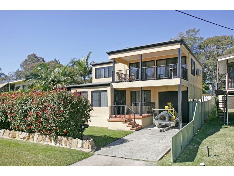 33 Ginganup Road, Summerland Point NSW 2259