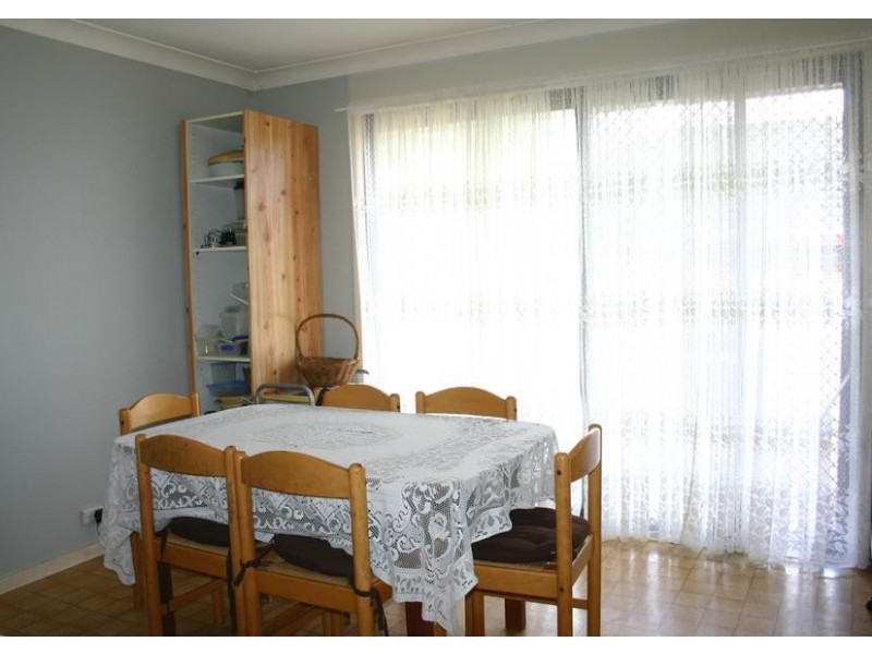 2 Cheryl Street, Mannering Park NSW 2259