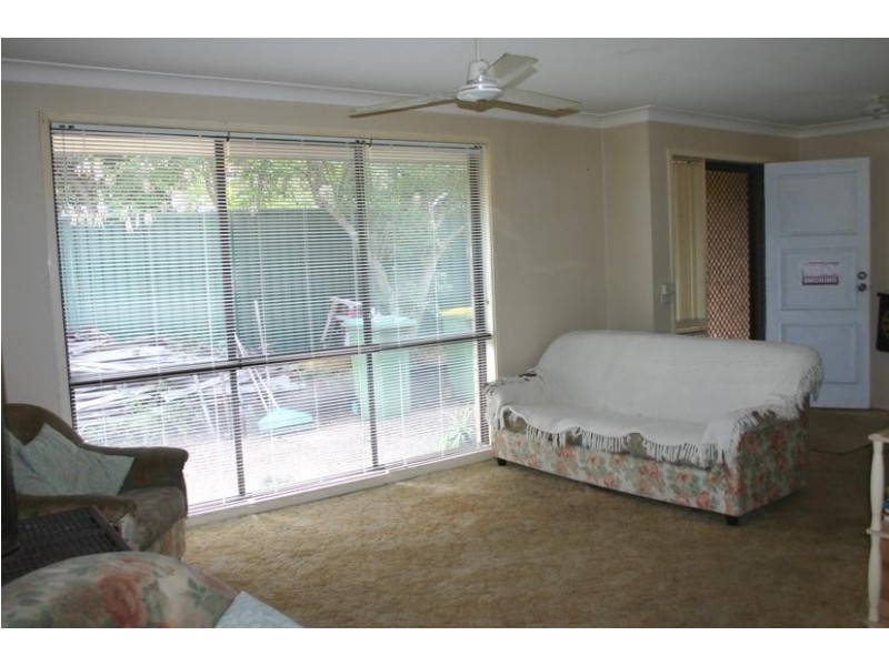 2 Cheryl Street, Mannering Park NSW 2259