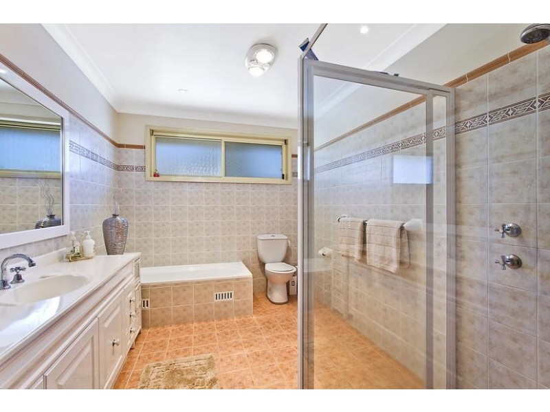 32 Gordon Avenue, Summerland Point NSW 2259