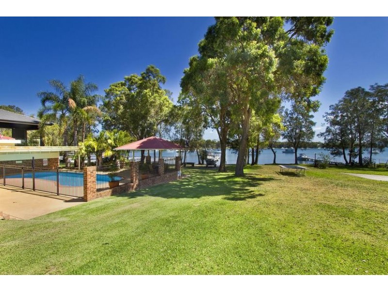32 Gordon Avenue, Summerland Point NSW 2259