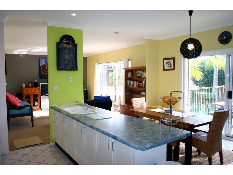 1 Vales Road, Mannering Park NSW 2259