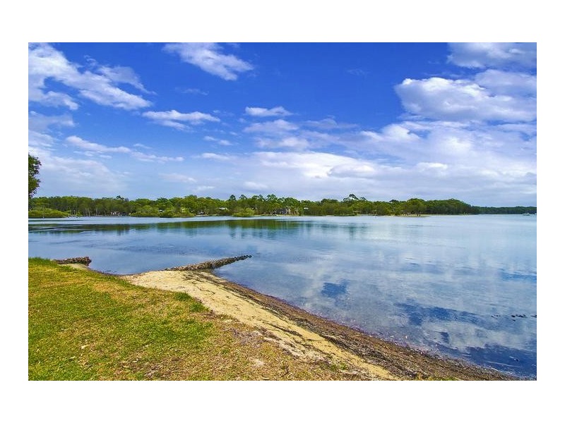 48 Teragalin Drive, Chain Valley Bay NSW 2259