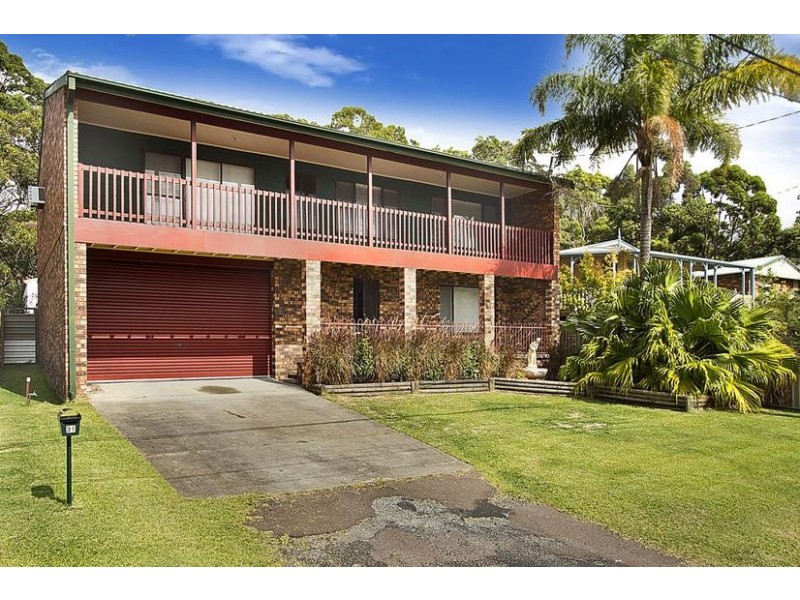 31 Yeramba Road, Summerland Point NSW 2259