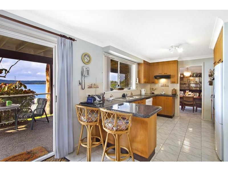 30 Noamunga Crescent, Gwandalan NSW 2259