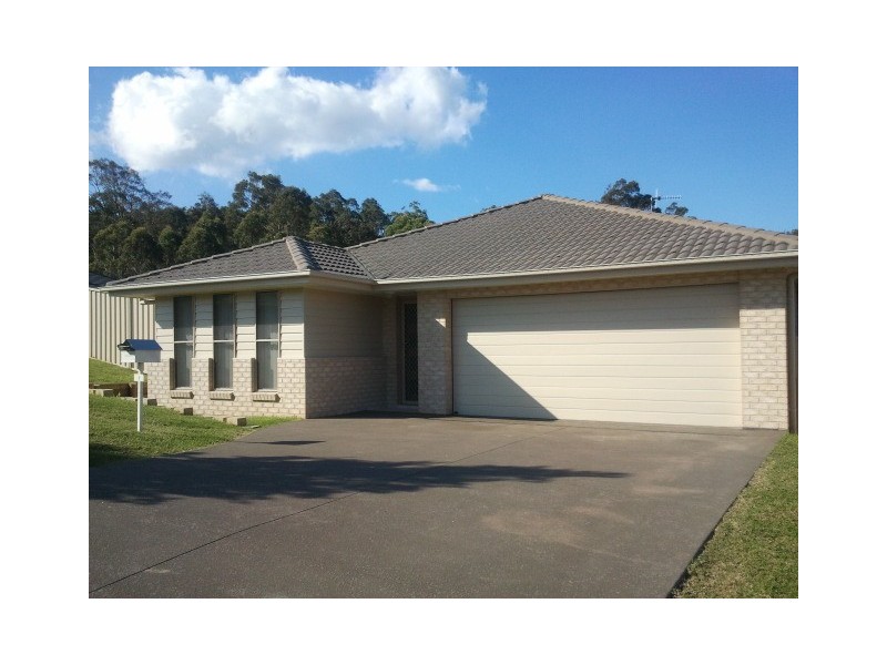 1 Yarra Place, Wadalba NSW 2259