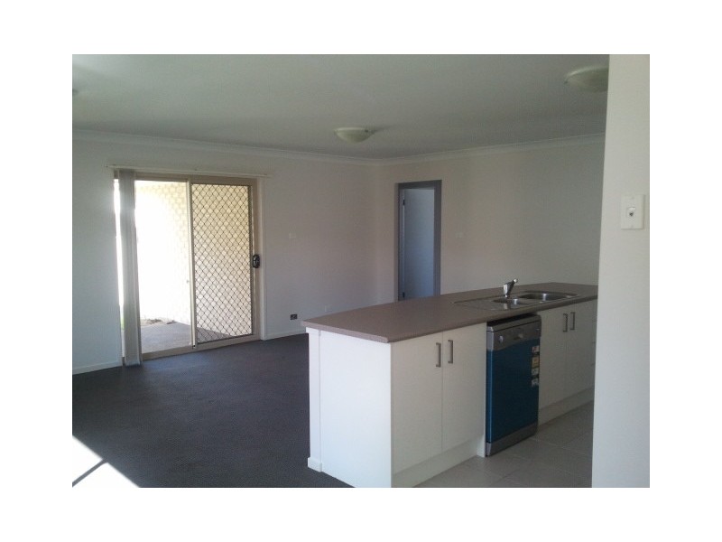 1 Yarra Place, Wadalba NSW 2259