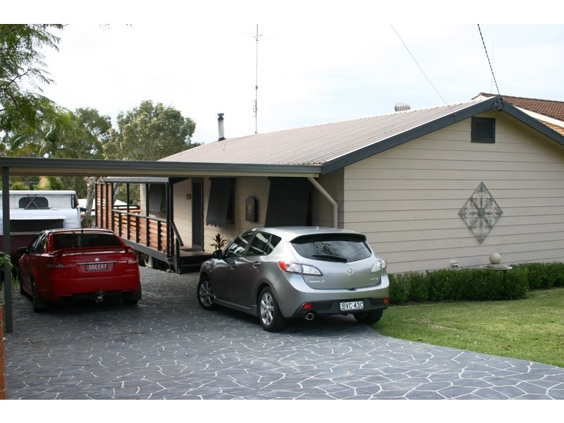 36 Anembo Avenue, Summerland Point NSW 2259