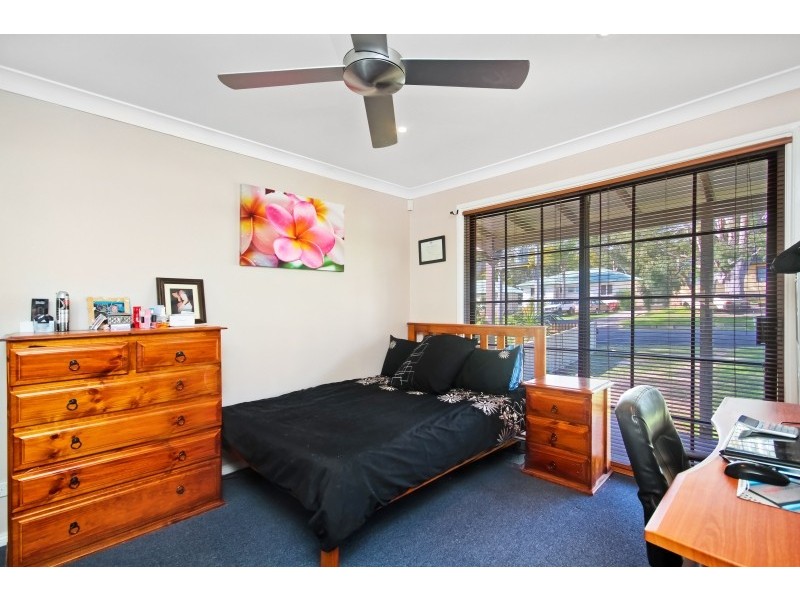 52 Catherine Street, Mannering Park NSW 2259