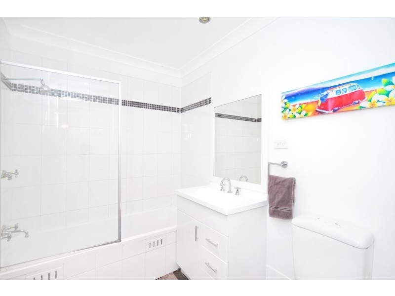 52 Catherine Street, Mannering Park NSW 2259