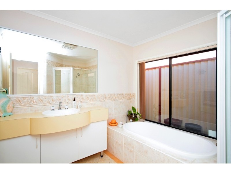 79 Cams Boulevard, Summerland Point NSW 2259