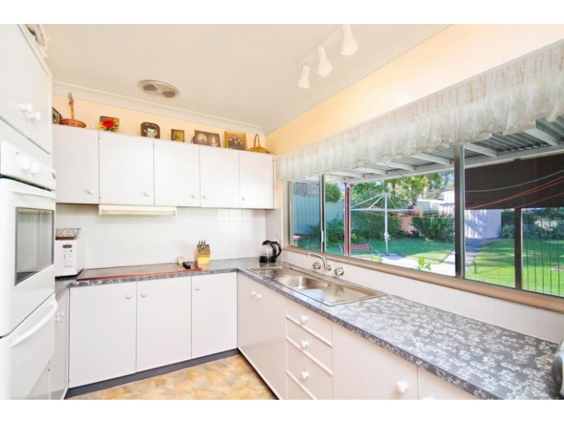 21 Tarwarri Road, Summerland Point NSW 2259