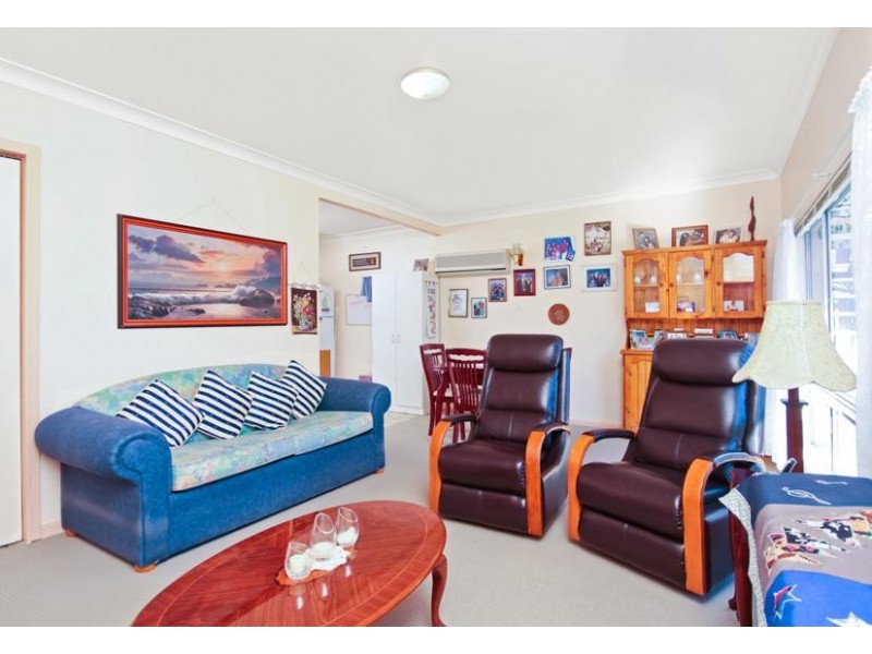 21 Tarwarri Road, Summerland Point NSW 2259