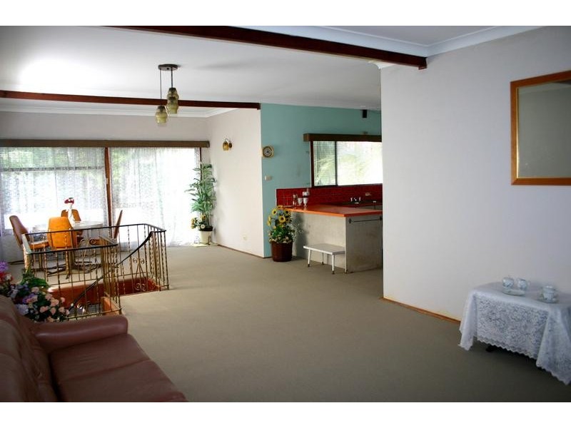 1 Birrabang Avenue, Summerland Point NSW 2259