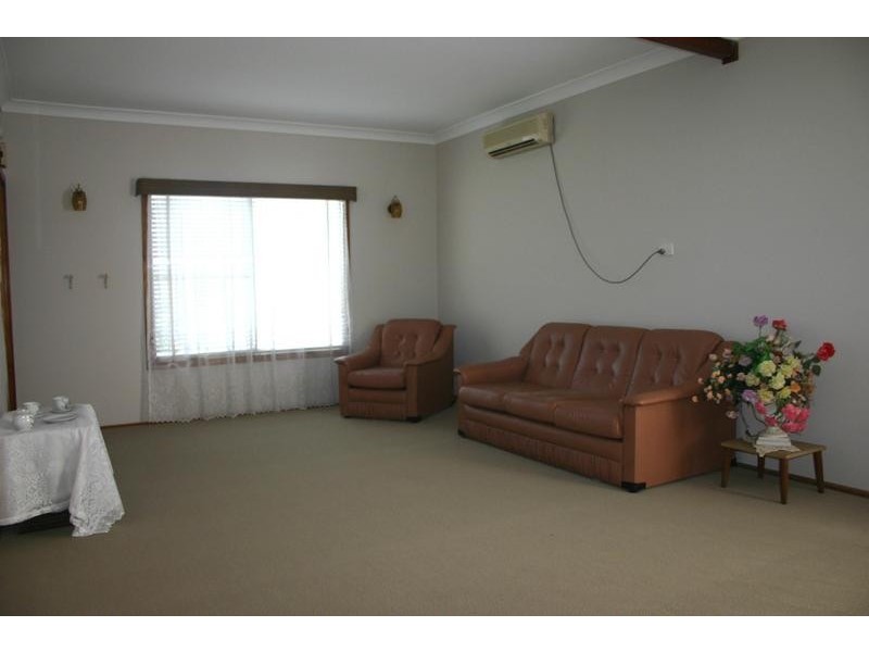 1 Birrabang Avenue, Summerland Point NSW 2259
