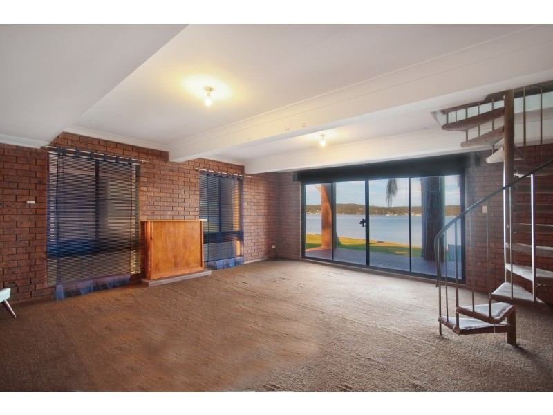 10 Noamunga Crescent, Gwandalan NSW 2259
