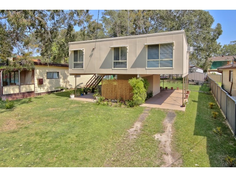 11 Bambara Avenue, Summerland Point NSW 2259