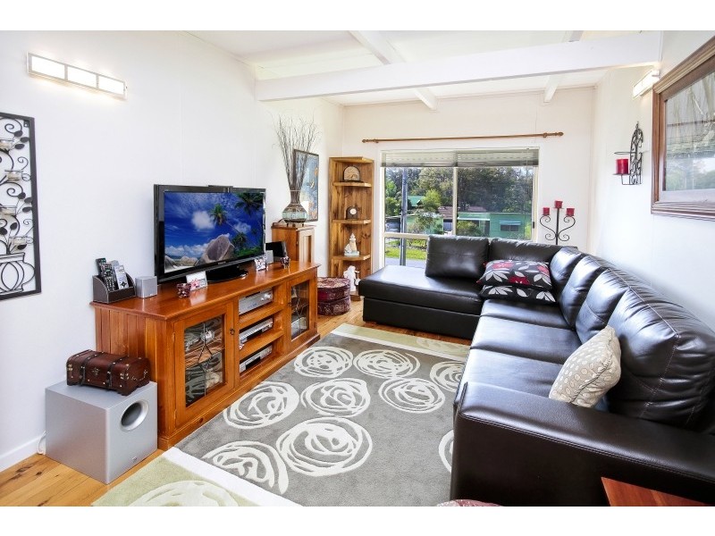 11 Bambara Avenue, Summerland Point NSW 2259