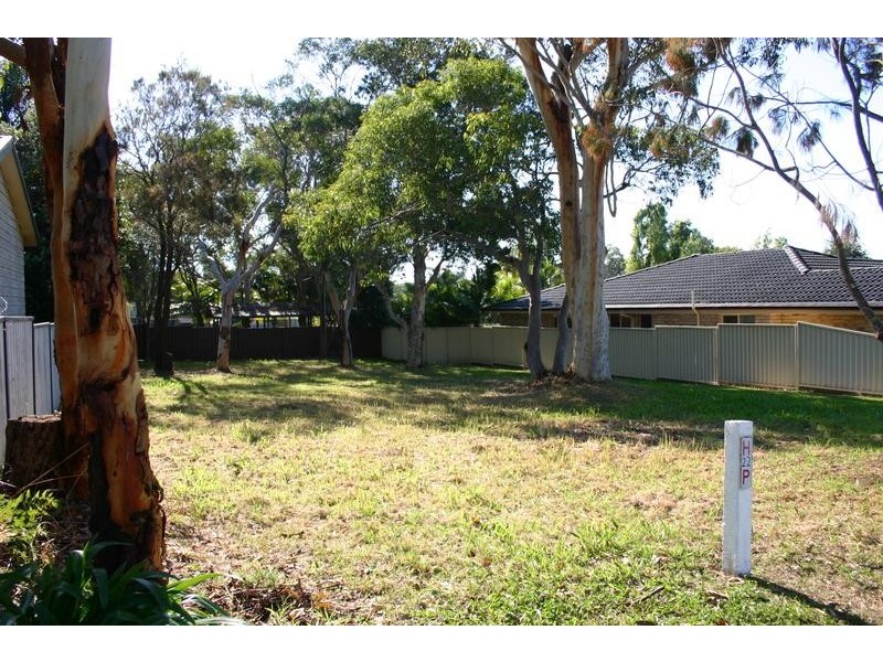 32 Warrina Avenue, Summerland Point NSW 2259