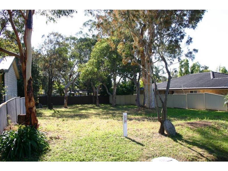 32 Warrina Avenue, Summerland Point NSW 2259
