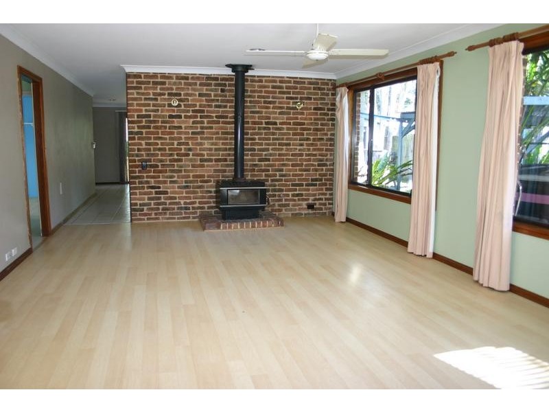 28 Teragalin Drive, Chain Valley Bay NSW 2259