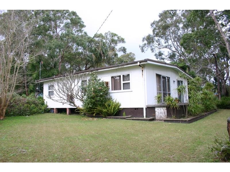 223 Elizabeth Bay Drive, Lake Munmorah NSW 2259