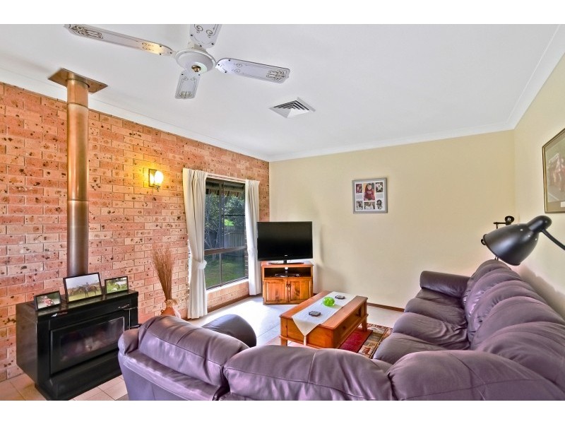 30 Findlay Avenue, Chain Valley Bay NSW 2259