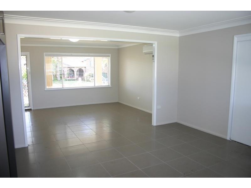 68 Gymea Crescent, Mannering Park NSW 2259