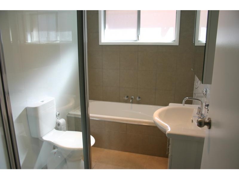 68 Gymea Crescent, Mannering Park NSW 2259