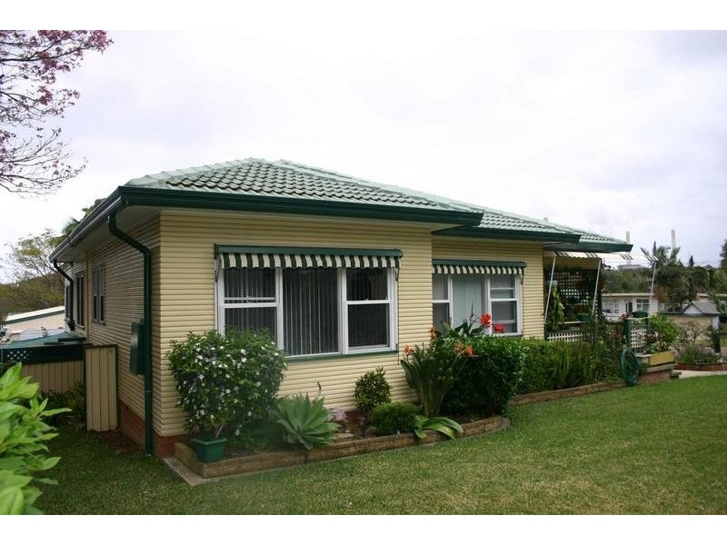 42 Vales Road, Mannering Park NSW 2259