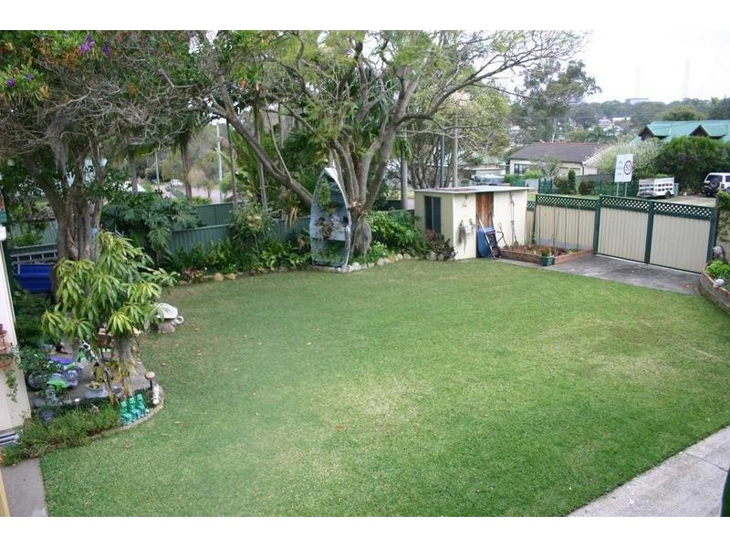 42 Vales Road, Mannering Park NSW 2259