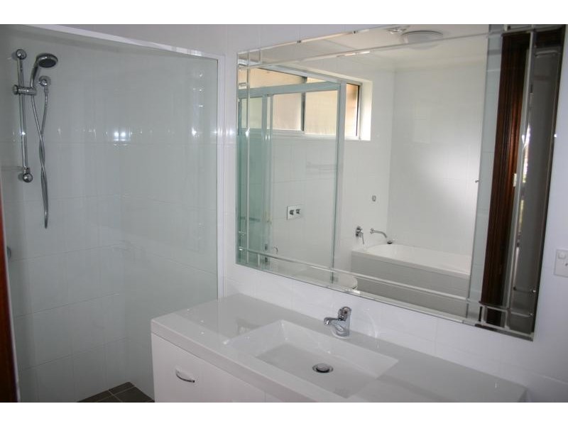 20 Ravenswood Street, Mannering Park NSW 2259