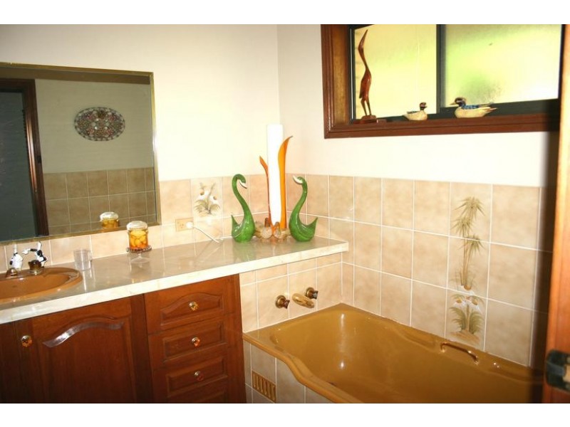 4 Kevin Street, Mannering Park NSW 2259