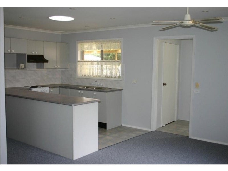 16 Catherine Street, Mannering Park NSW 2259