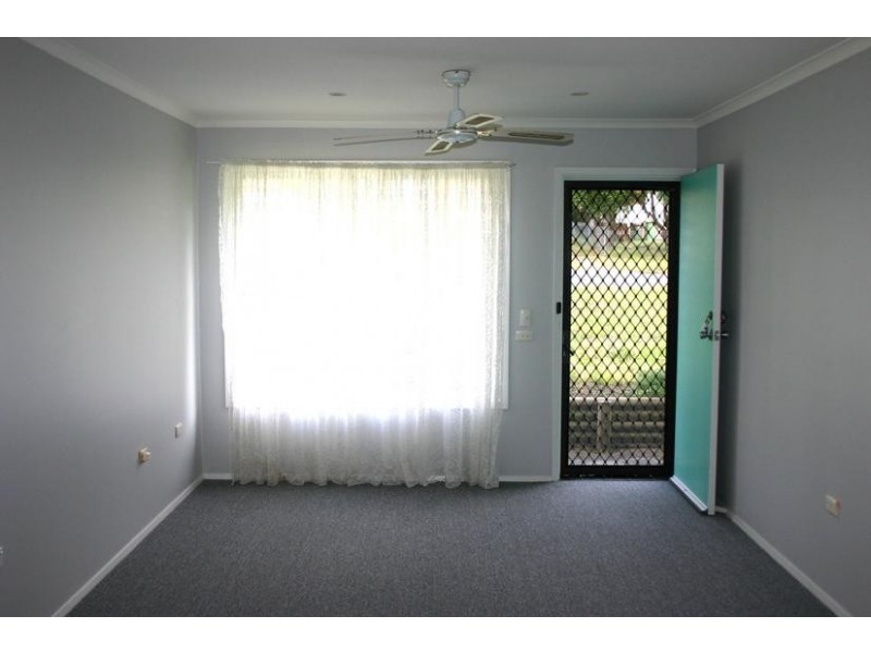 16 Catherine Street, Mannering Park NSW 2259