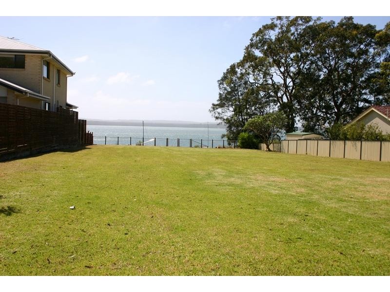 16a Montrose Street, Mannering Park NSW 2259