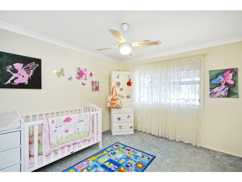 22 Catherine Street, Mannering Park NSW 2259